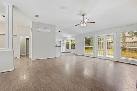 Villa ou maison à louer à Gainesville, Floride: 3 chambres, 165.09 m2 № 2410429 - photo 9