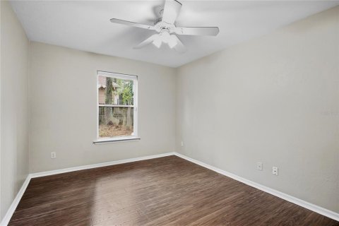 Villa ou maison à louer à Gainesville, Floride: 3 chambres, 165.09 m2 № 2410429 - photo 30