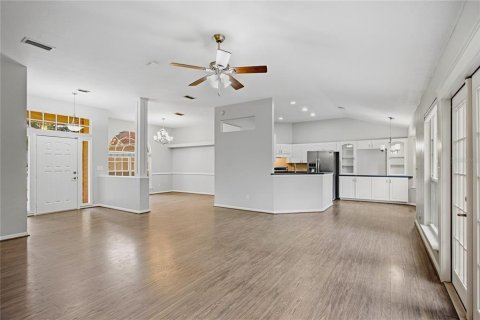 Villa ou maison à louer à Gainesville, Floride: 3 chambres, 165.09 m2 № 2410429 - photo 13
