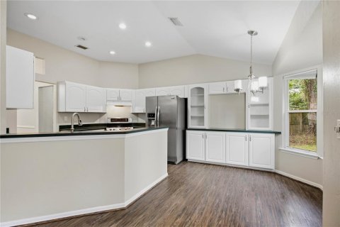 Villa ou maison à louer à Gainesville, Floride: 3 chambres, 165.09 m2 № 2410429 - photo 18