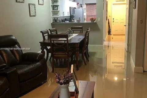 Купить кондоминиум в Мирамар, Флорида 2 спальни, 99.13м2, № 2003664 - фото 6