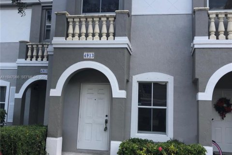 Купить кондоминиум в Мирамар, Флорида 2 спальни, 99.13м2, № 2003664 - фото 11