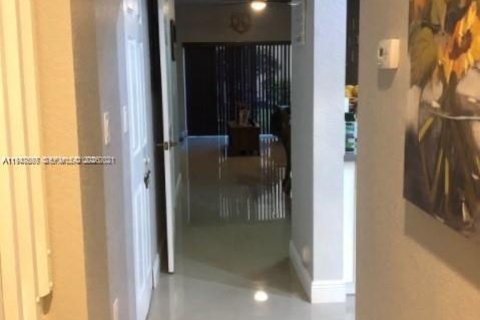 Купить кондоминиум в Мирамар, Флорида 2 спальни, 99.13м2, № 2003664 - фото 8