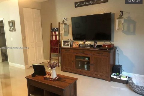 Купить кондоминиум в Мирамар, Флорида 2 спальни, 99.13м2, № 2003664 - фото 4