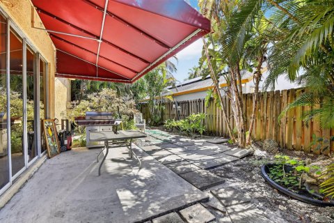 Casa en venta en Fort Lauderdale, Florida, 2 dormitorios, 153.2 m2 № 2252851 - foto 28