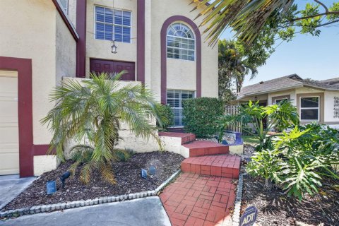 Casa en venta en Fort Lauderdale, Florida, 2 dormitorios, 153.2 m2 № 2252851 - foto 5