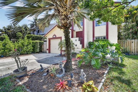 Casa en venta en Fort Lauderdale, Florida, 2 dormitorios, 153.2 m2 № 2252851 - foto 4
