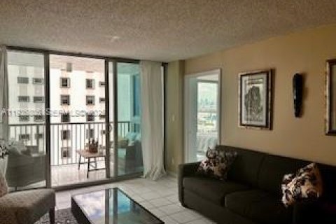 Condo in Miami Beach, Florida, 2 bedrooms  № 1994661 - photo 7