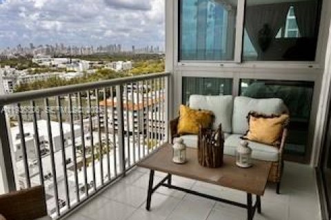 Condo in Miami Beach, Florida, 2 bedrooms  № 1994661 - photo 2