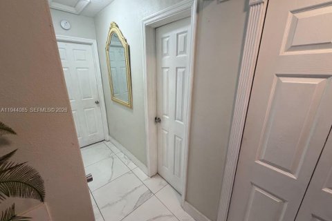 Casa en venta en Miramar, Florida, 4 dormitorios, 139.91 m2 № 2088794 - foto 8