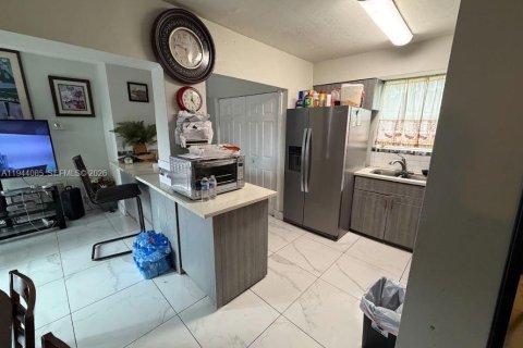 Casa en venta en Miramar, Florida, 4 dormitorios, 139.91 m2 № 2088794 - foto 5