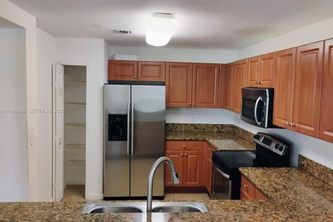 Copropriété à louer à Doral, Floride: 3 chambres, 118.91 m2 № 2055672 - photo 7