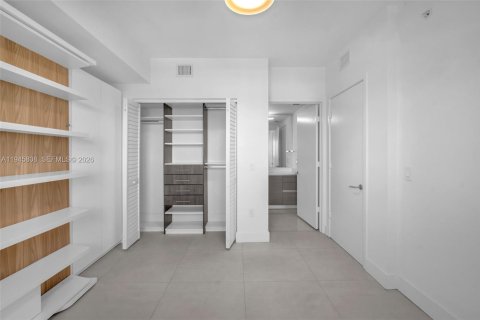 Condo in Miami, Florida, 2 bedrooms  № 2004594 - photo 14