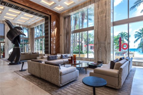 Купить кондоминиум в Санни-Айлс-Бич, Флорида 4 спальни, 428.19м2, № 1960307 - фото 2