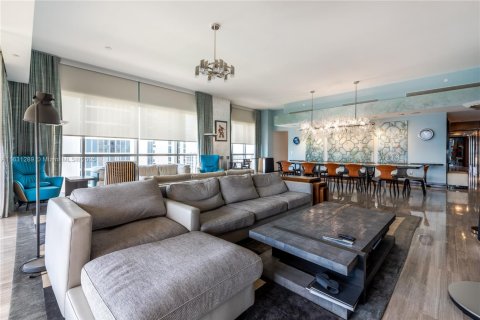 Купить кондоминиум в Санни-Айлс-Бич, Флорида 4 спальни, 428.19м2, № 1960307 - фото 13