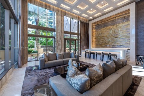 Купить кондоминиум в Санни-Айлс-Бич, Флорида 4 спальни, 428.19м2, № 1960307 - фото 3