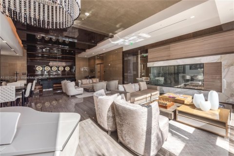 Купить кондоминиум в Санни-Айлс-Бич, Флорида 4 спальни, 428.19м2, № 1960307 - фото 6