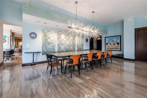 Купить кондоминиум в Санни-Айлс-Бич, Флорида 4 спальни, 428.19м2, № 1960307 - фото 16