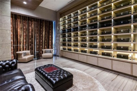 Купить кондоминиум в Санни-Айлс-Бич, Флорида 4 спальни, 428.19м2, № 1960307 - фото 9