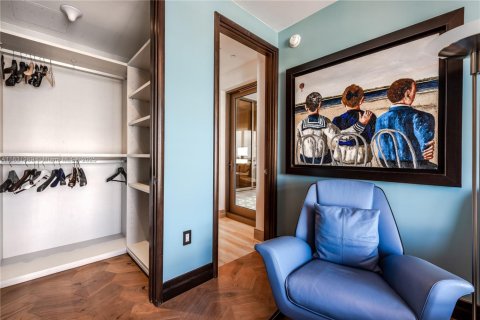 Купить кондоминиум в Санни-Айлс-Бич, Флорида 4 спальни, 428.19м2, № 1960307 - фото 24