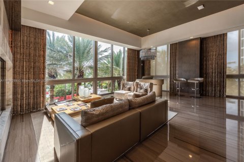 Купить кондоминиум в Санни-Айлс-Бич, Флорида 4 спальни, 428.19м2, № 1960307 - фото 5