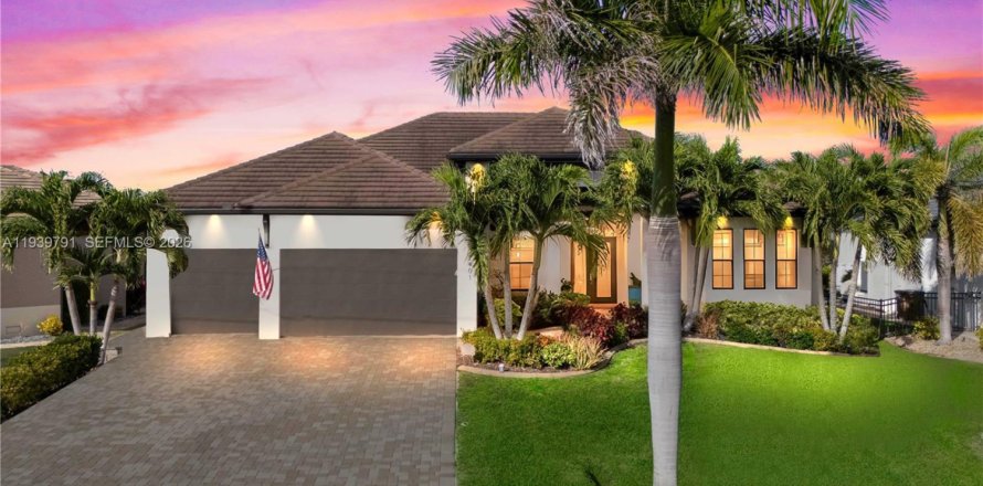 Villa ou maison à Cape Coral, Floride 3 chambres № 1997613