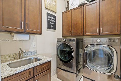 Villa ou maison à vendre à Cape Coral, Floride: 3 chambres № 1997613 - photo 29