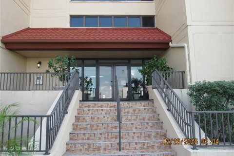 Condo in Port Charlotte, Florida, 2 bedrooms  № 1548873 - photo 4