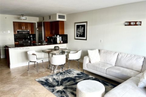 Copropriété à louer à Surfside, Floride: 1 chambre, 86.12 m2 № 1966429 - photo 6