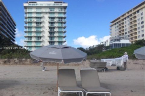 Copropriété à louer à Surfside, Floride: 1 chambre, 86.12 m2 № 1966429 - photo 1