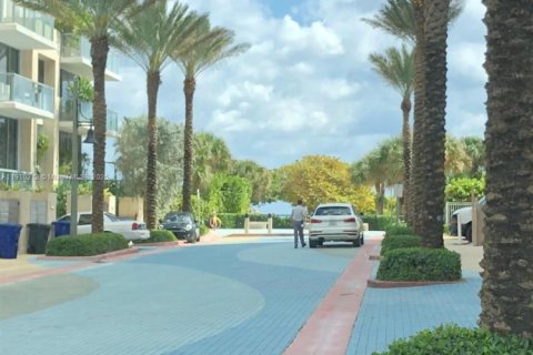 Copropriété à louer à Surfside, Floride: 1 chambre, 86.12 m2 № 1966429 - photo 7