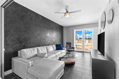 Townhouse in Sarasota, Florida 2 bedrooms, 161.09 sq.m. № 1916248 - photo 15