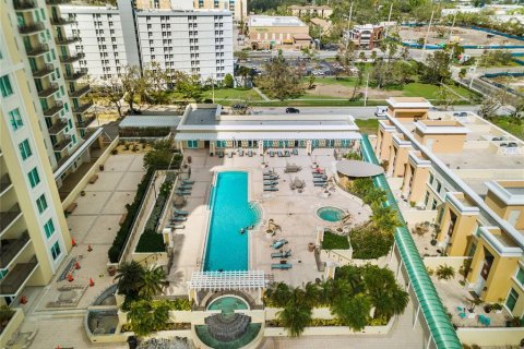 Adosado en alquiler en Sarasota, Florida, 2 dormitorios, 161.09 m2 № 1916248 - foto 5