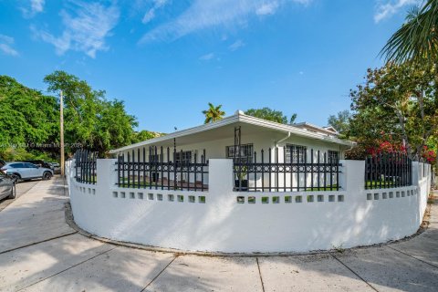 House in Miami, Florida 3 bedrooms, 111.48 sq.m. № 2081671 - photo 28