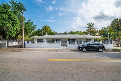House in Miami, Florida 3 bedrooms, 111.48 sq.m. № 2081671 - photo 3