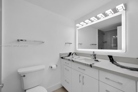 Copropriété à louer à Miami Beach, Floride: 61.59 m2 № 2029499 - photo 5