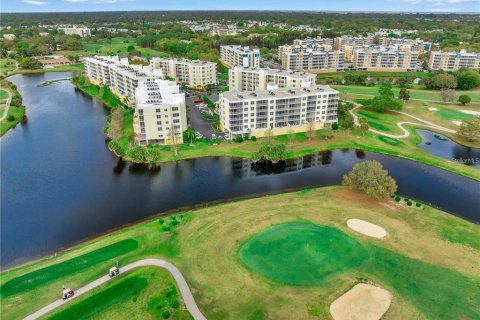 Condo in Largo, Florida, 2 bedrooms № 2216931 - photo 7