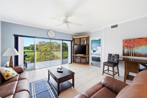 Condo in Largo, Florida, 2 bedrooms № 2216931 - photo 8