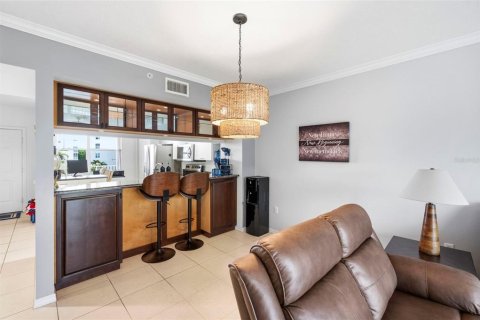 Condo in Largo, Florida, 2 bedrooms № 2216931 - photo 14