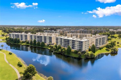 Condo in Largo, Florida, 2 bedrooms № 2216931 - photo 5