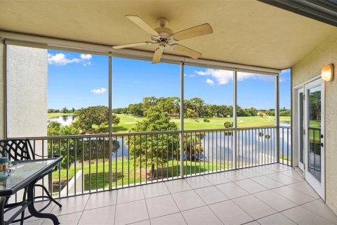 Condo in Largo, Florida, 2 bedrooms № 2216931 - photo 25