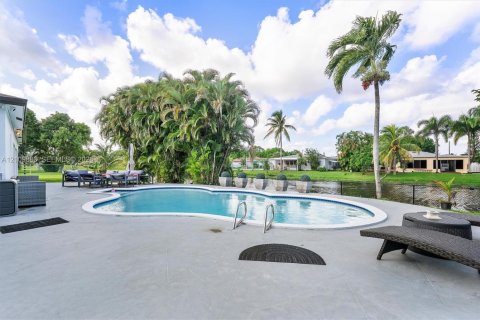 Villa ou maison à vendre à Margate, Floride: 2 chambres, 165.83 m2 № 2430277 - photo 25