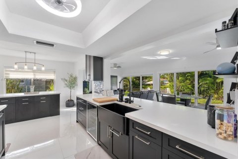 Villa ou maison à vendre à Margate, Floride: 2 chambres, 165.83 m2 № 2430277 - photo 13