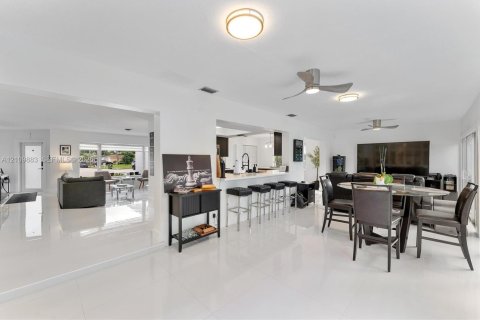 Villa ou maison à vendre à Margate, Floride: 2 chambres, 165.83 m2 № 2430277 - photo 14