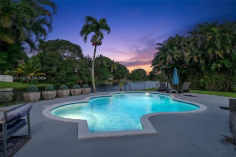 Villa ou maison à vendre à Margate, Floride: 2 chambres, 165.83 m2 № 2430277 - photo 2
