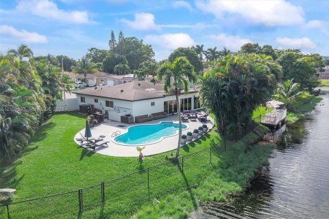 Villa ou maison à vendre à Margate, Floride: 2 chambres, 165.83 m2 № 2430277 - photo 29