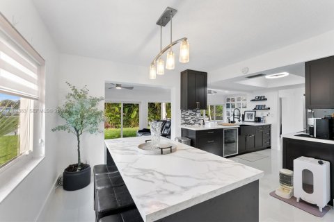 Villa ou maison à vendre à Margate, Floride: 2 chambres, 165.83 m2 № 2430277 - photo 12