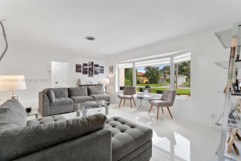 Villa ou maison à vendre à Margate, Floride: 2 chambres, 165.83 m2 № 2430277 - photo 5