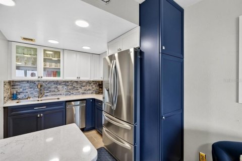 Condo in Ormond Beach, Florida, 2 bedrooms  № 2219959 - photo 11