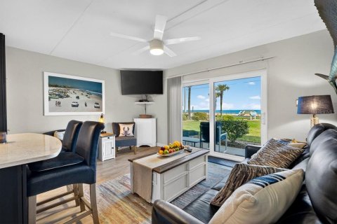 Condo in Ormond Beach, Florida, 2 bedrooms  № 2219959 - photo 2